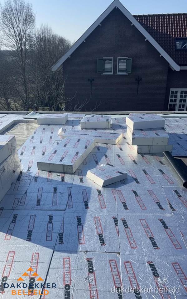 IKO PIR isolatieplaten op plat dak in Belfeld