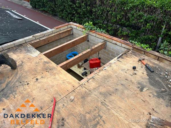 Plat dak vervangen met open constructie in Belfeld