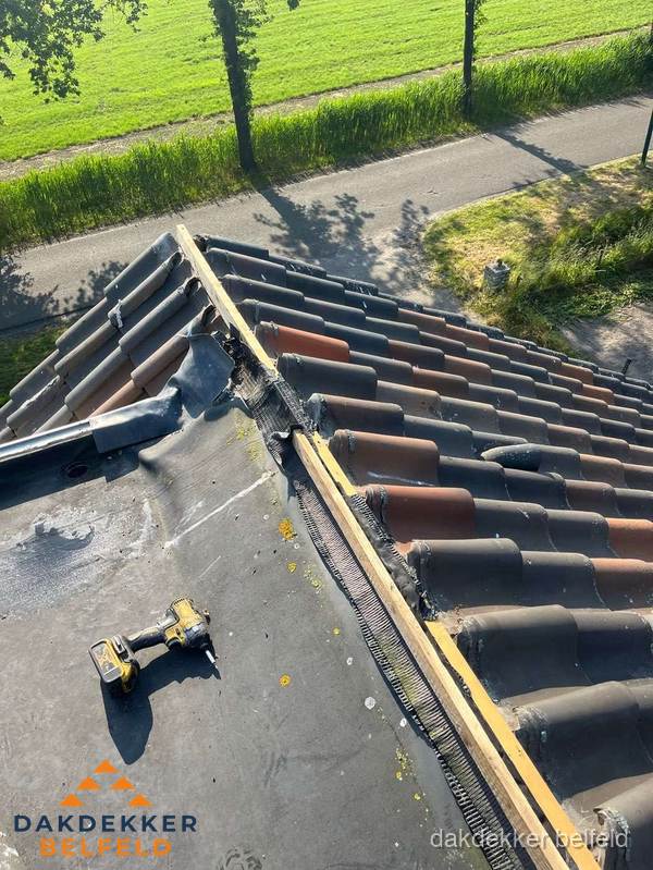 Kosten dakgoot vervangen: werkzaamheden aan dakrand in Belfeld Kosten dakgoot vervangen: werkzaamheden aan dakrand in Belfeld